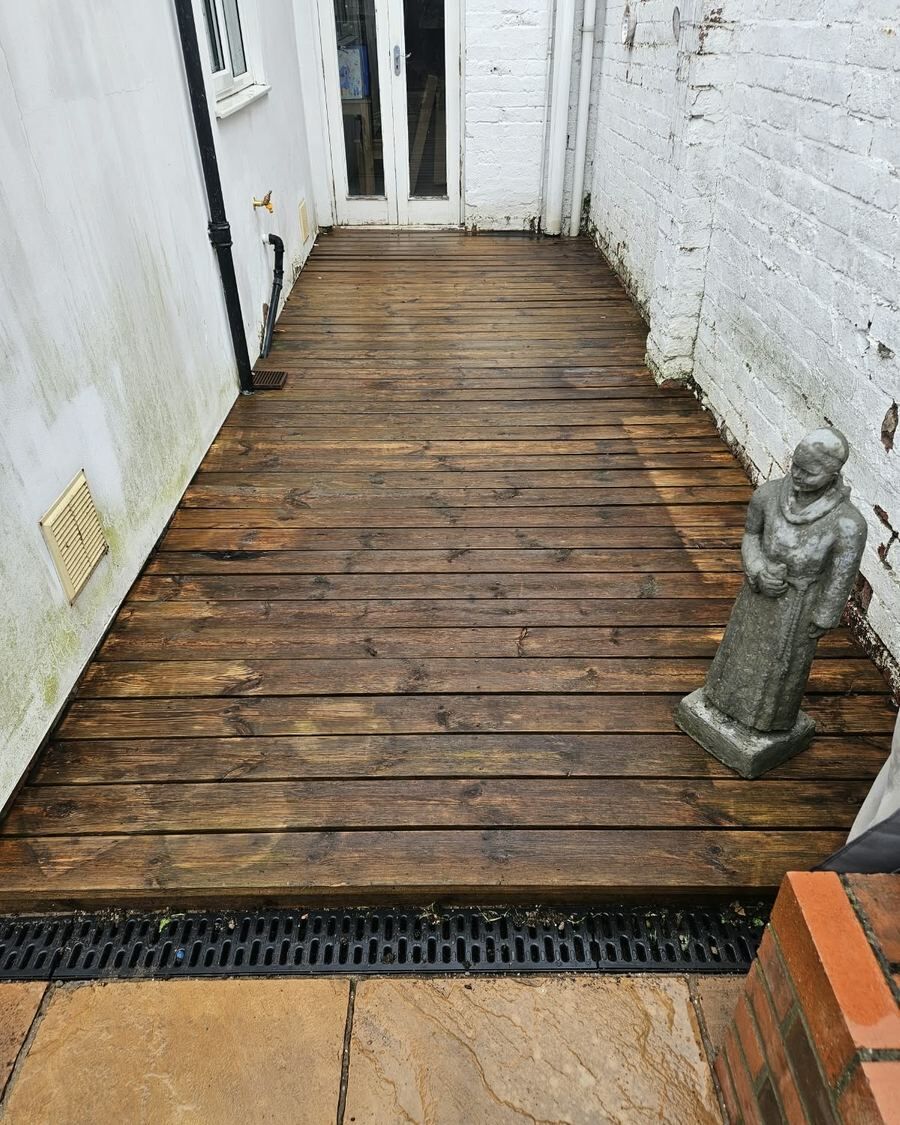Decking cleaning lincolnshire by Fenland Property Care
